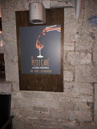 Le Petit Cafe